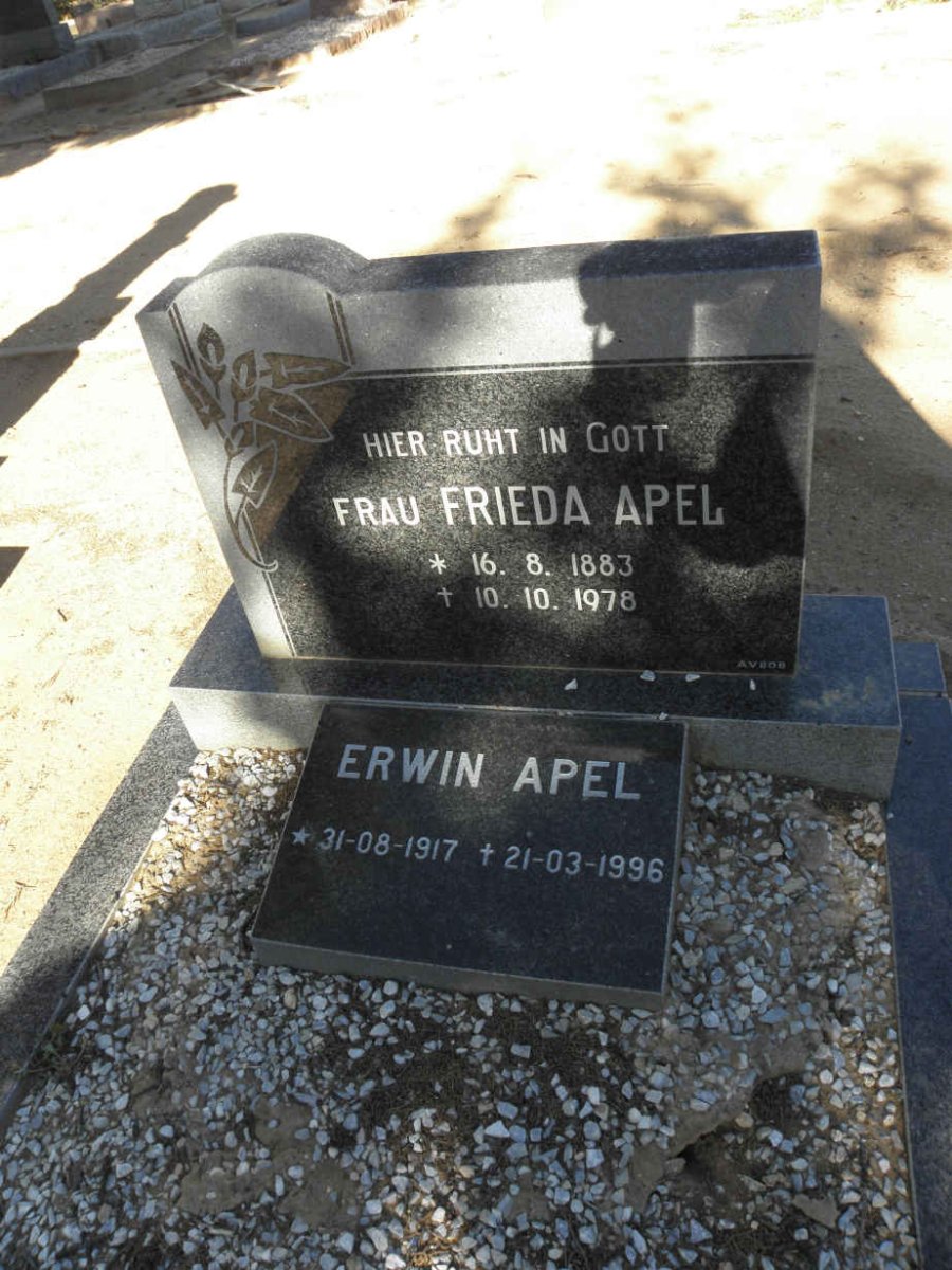 APEL Erwin 1917-1996 :: APEL Frieda 1883-1978