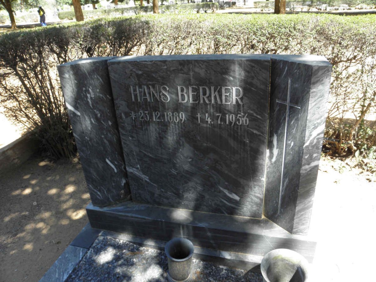 BERKER Hans 1889-1956