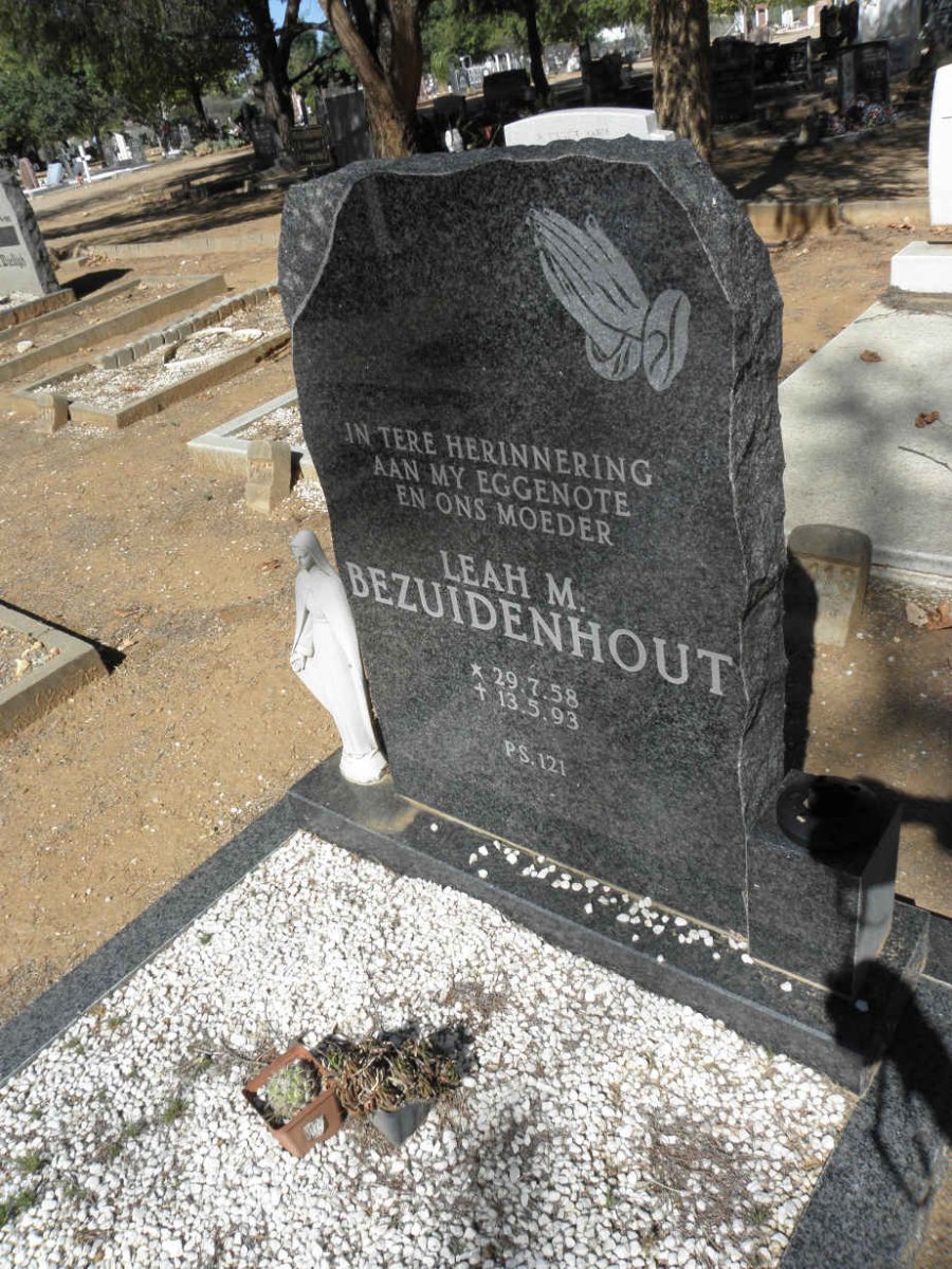 BEZUIDENHOUT Leah M. 1958-1993