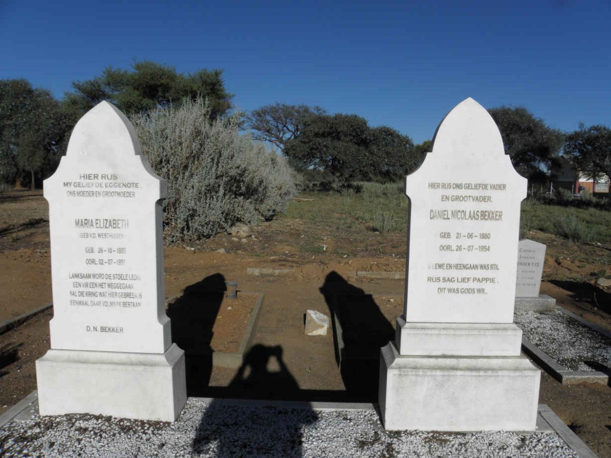 BEKKER Daniel Nicolaas 1880-1954 &amp; Maria Elizabeth V.D. WESTHUIZEN 1885-1951