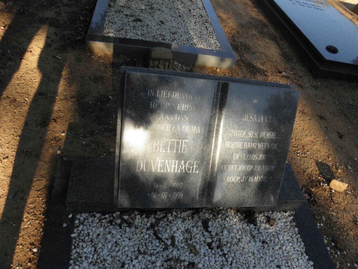 DUVENHAGE Bettie 1927-1999