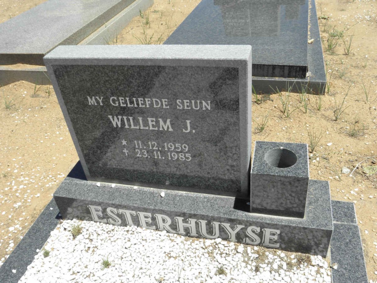 ESTERHUYSE Willem J. 1959-1985