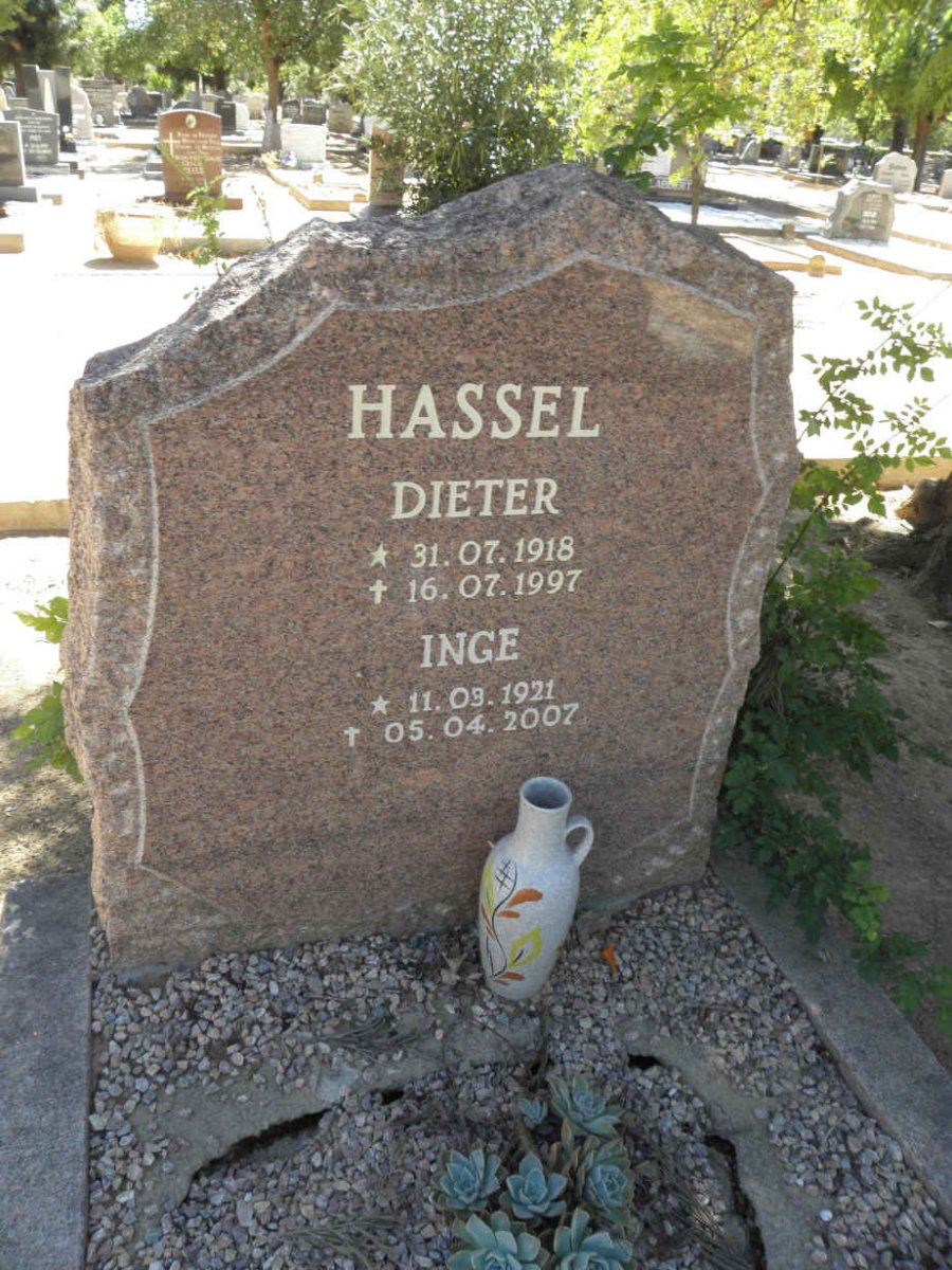 HASSEL Dieter 1918-1997 &amp; Inge 1921-2007