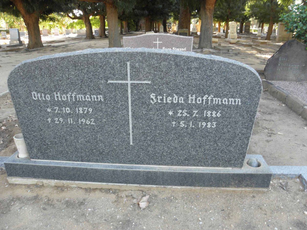 HOFFMANN Otto 1879-1962 &amp; Frieda 1886-1983