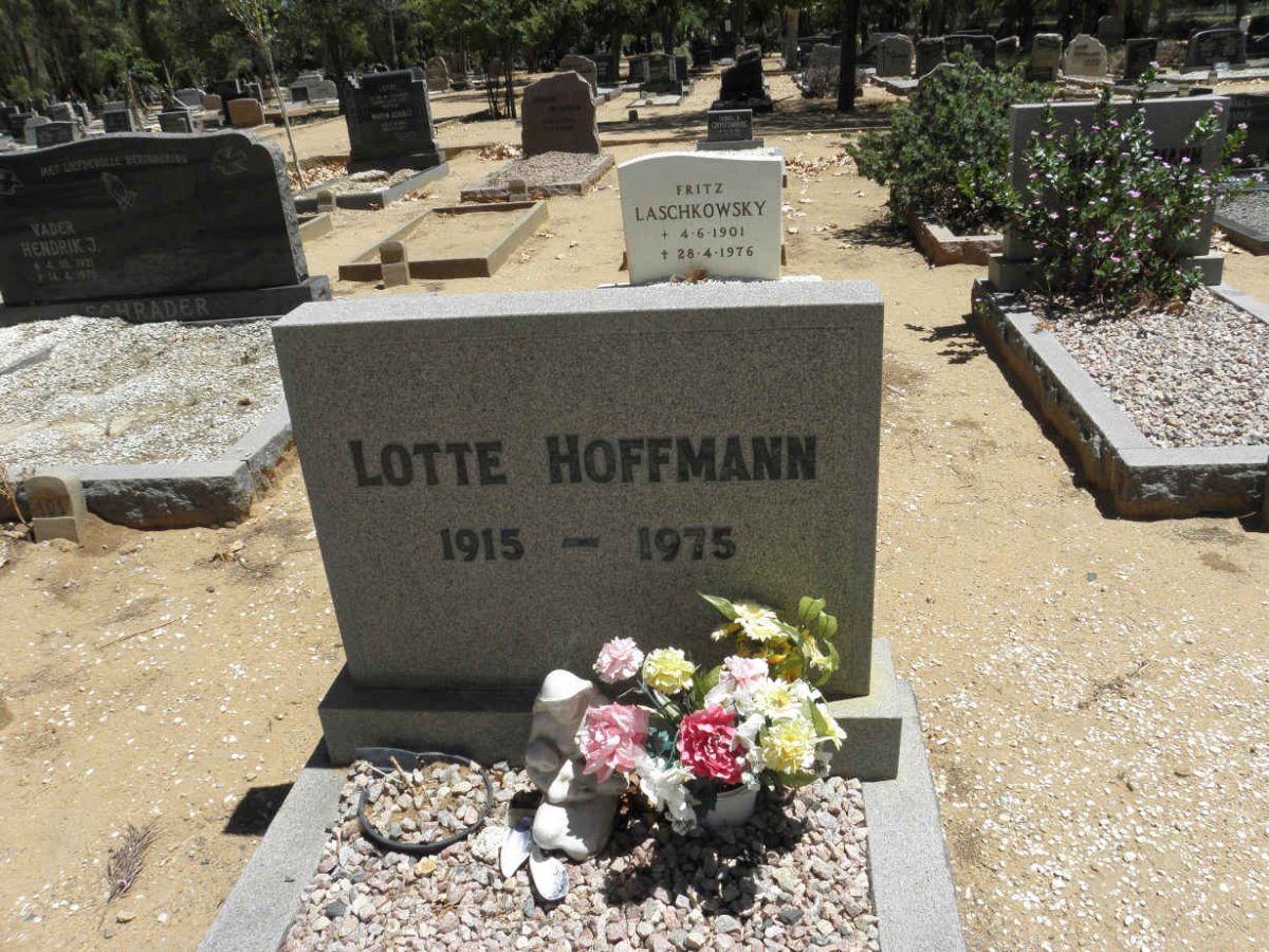 HOFFMANN Lotte 1915-1975