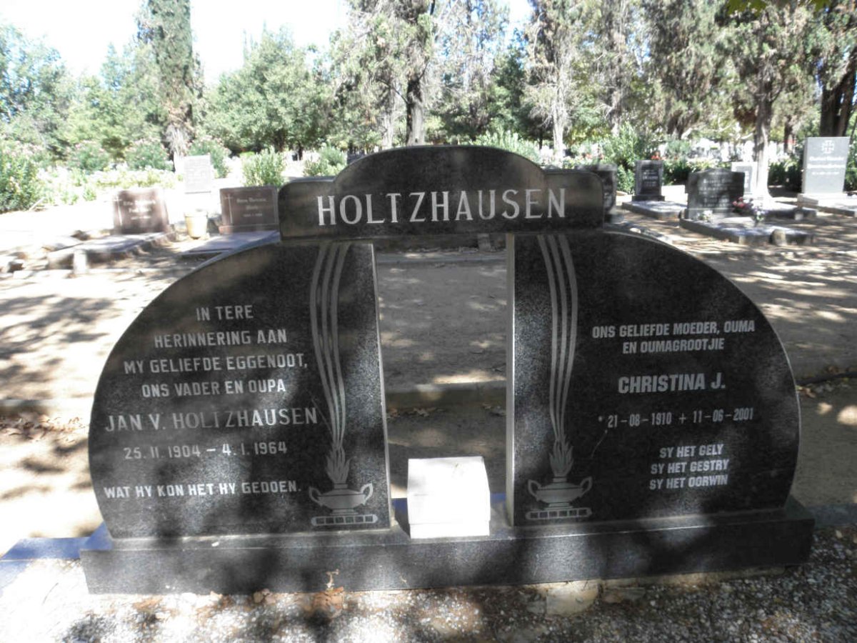 HOLTZHAUSEN Jan V. 1904-1964 &amp; Christina J. 1910-2001