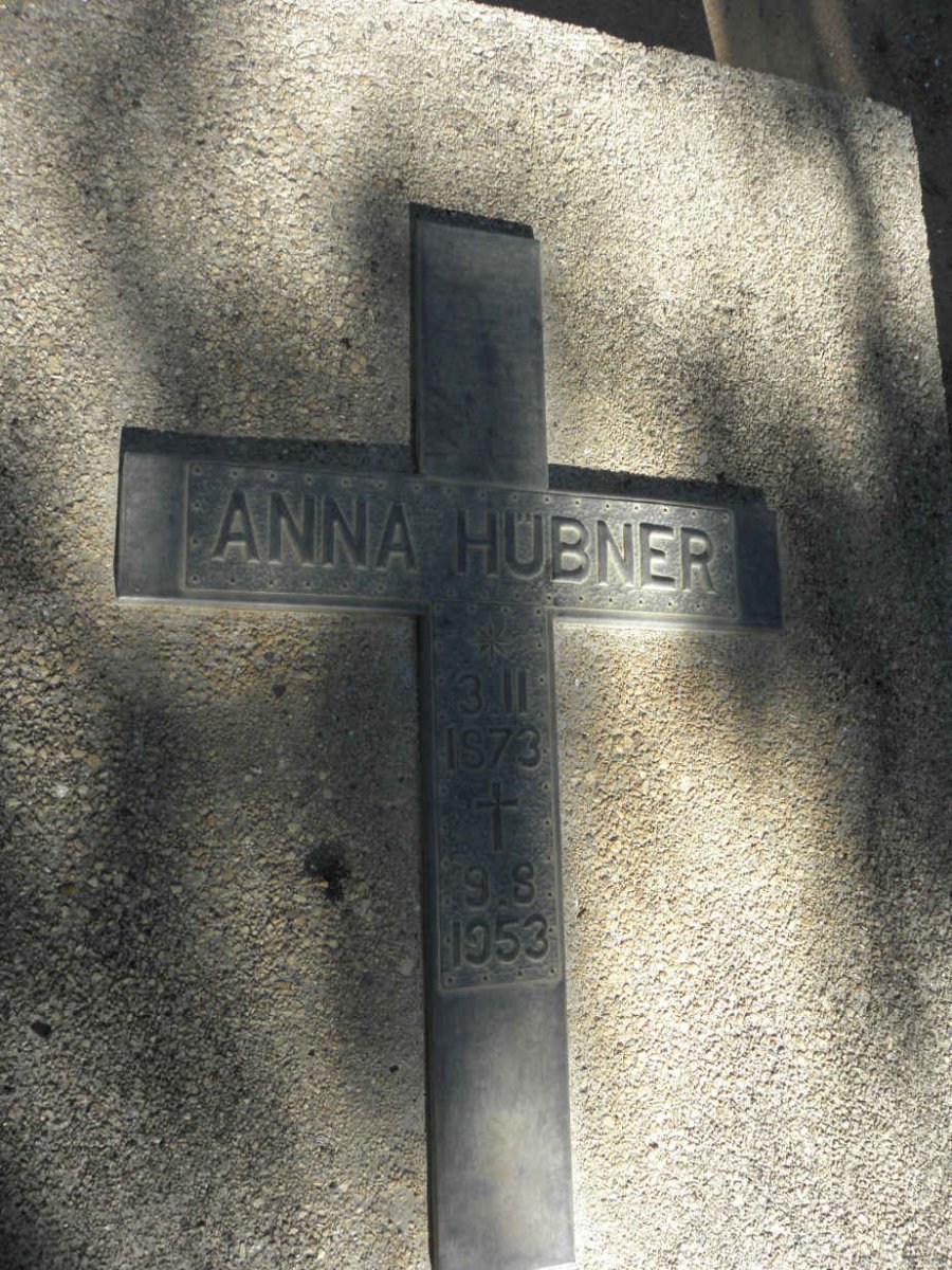 HÜBNER Anna 1873-1953