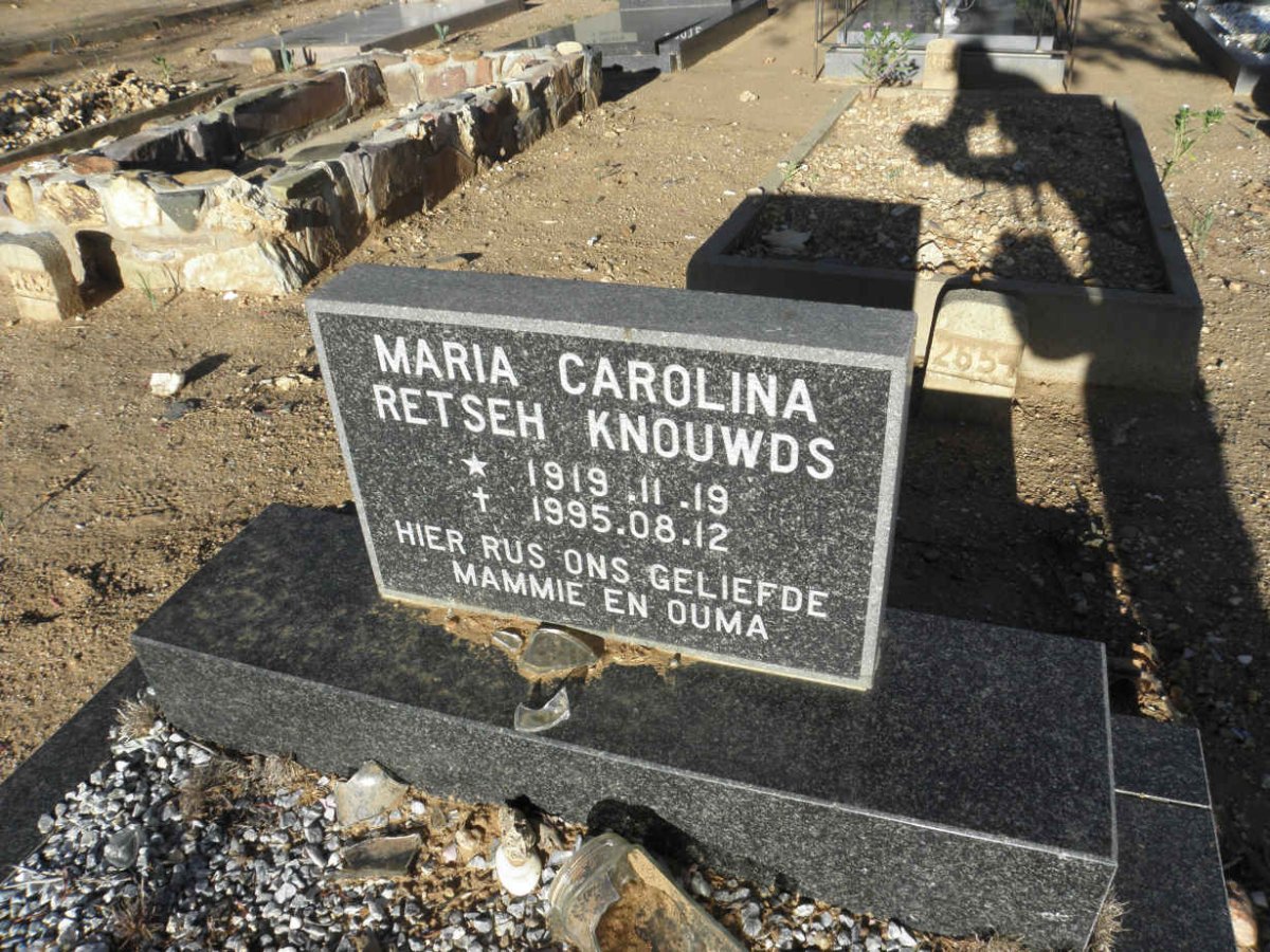 KNOUWDS Maria Carolina Retseh 1919-1995