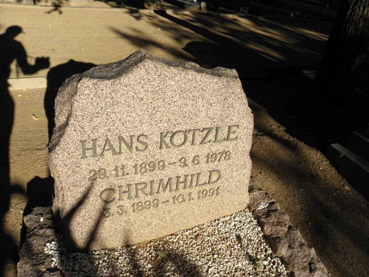 KÖTZLE Hans 1899-1978 &amp; Chrimhild 1899-1991
