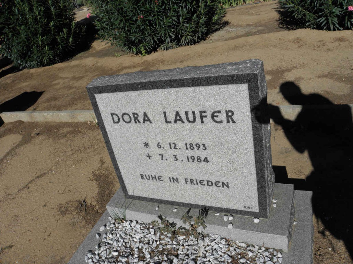 LAUFER Dora 1893-1984