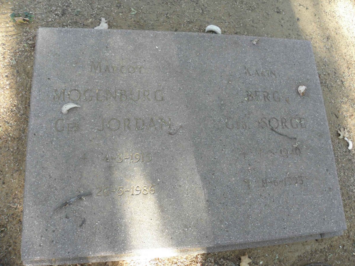 MOGENBURG Margot nee JORDAN 1916-1986 :: BERG Karin nee SORGE 1910-1996