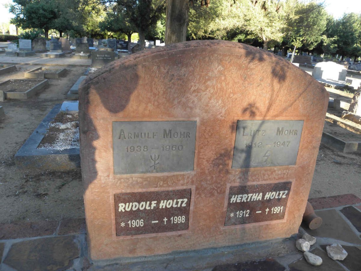 MOHR :: HOLTZ
