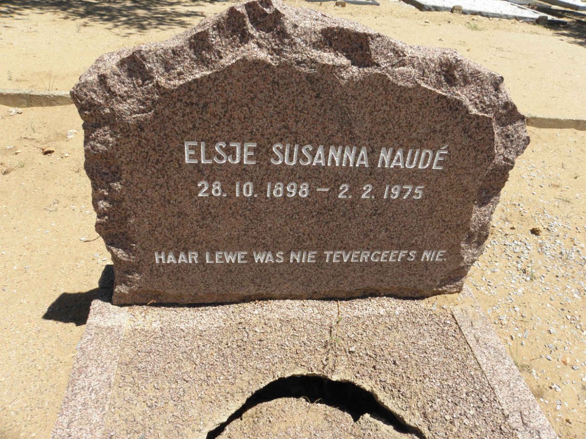 NAUDÉ Elsje Susanna 1898-1975
