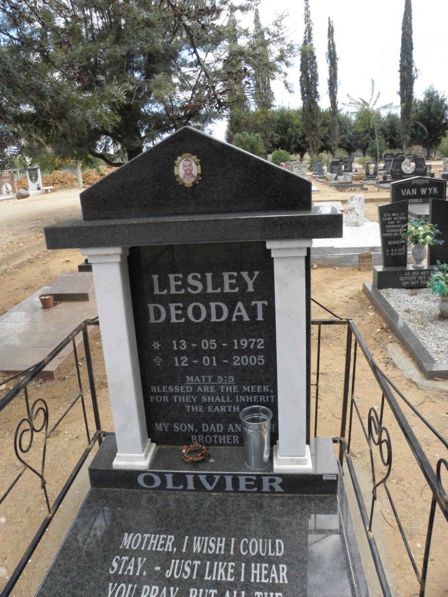 OLIVIER Lesley Deodat 1972-2005