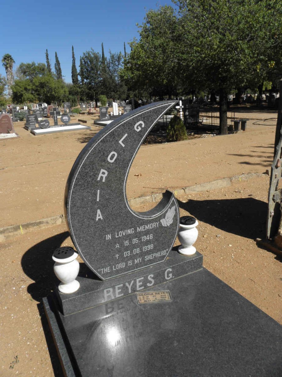 REYES Gloria 1946-1998