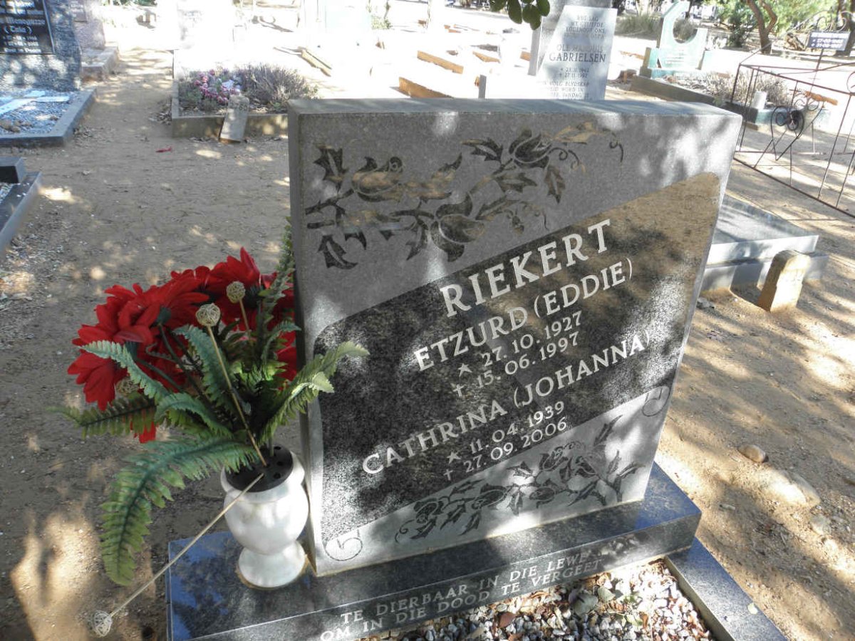 RIEKERT Etzurd 1927-1997 &amp; Cathrina 1939-2006