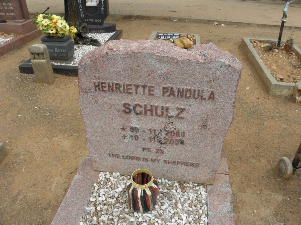 SCHULZ Henriette Pandula 2000-2004