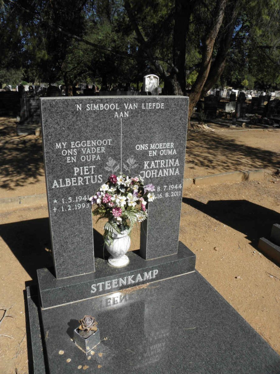 STEENKAMP Piet Albertus 1941-1993 &amp; Katrina Johanna 1944-2011