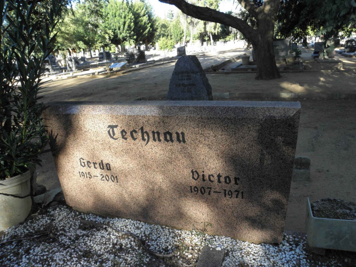 TECHNAU Victor 1907-1971 &amp; Gerda 1915-2001