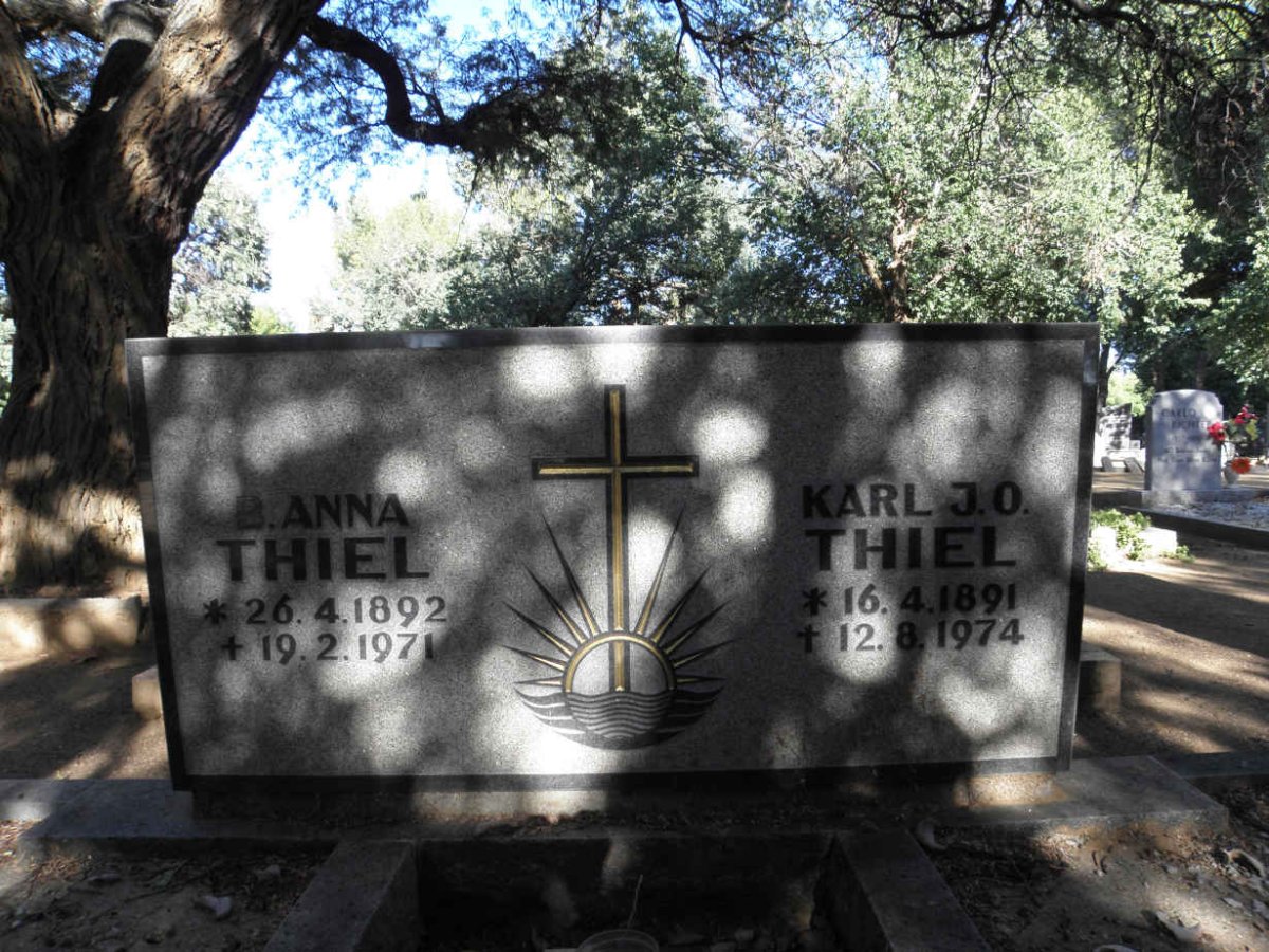 THIEL Karl J.O. 1891-1974 &amp; B. Anna 1892-1971