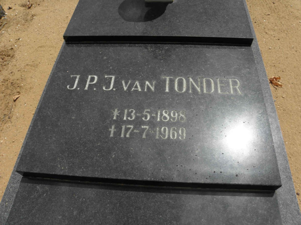 TONDER J.P.J., van 1898-1969