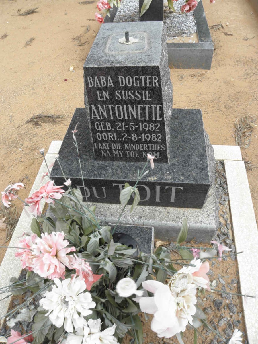 TOIT Antoinette, du 1982-1982