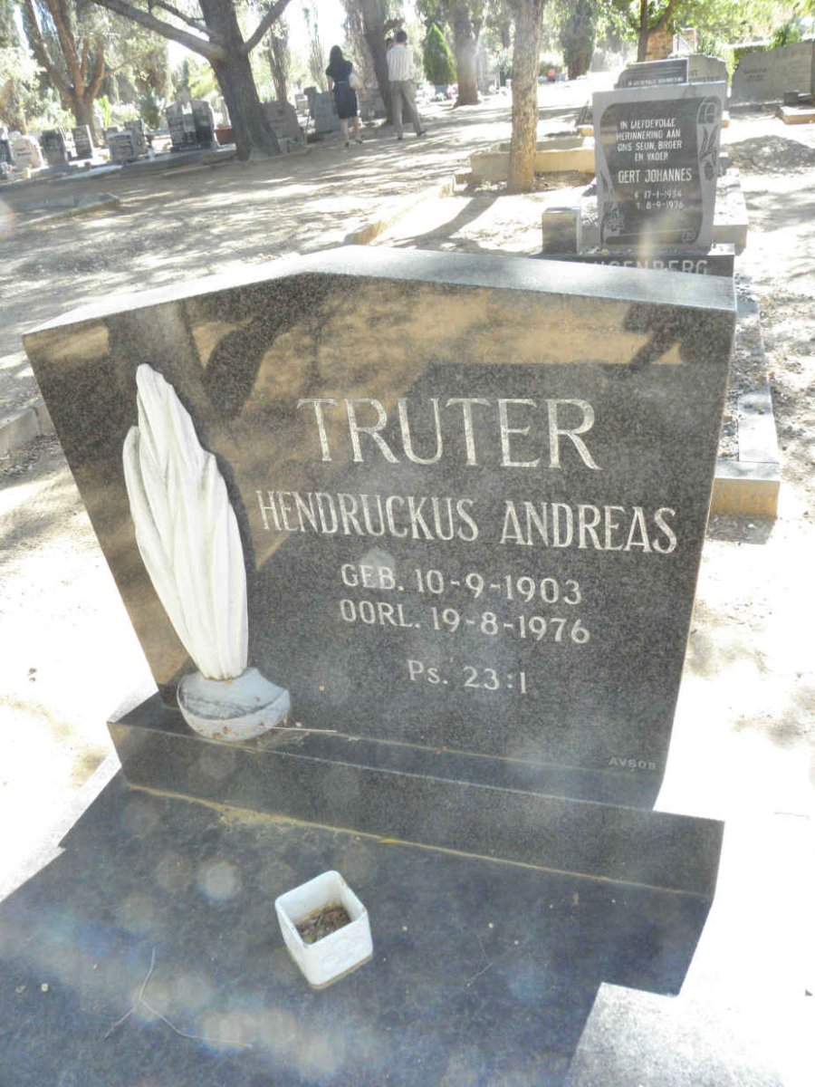 TRUTER Hendruckus Andreas 1903-1976 &amp; Maria Wilhelmina VILONEL 1915-1988