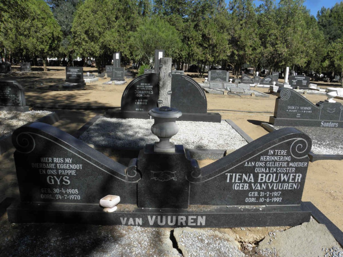 VUUREN Gys, van 1908-1970 &amp; Tiena Bouwer VAN VUUREN 1917-1992