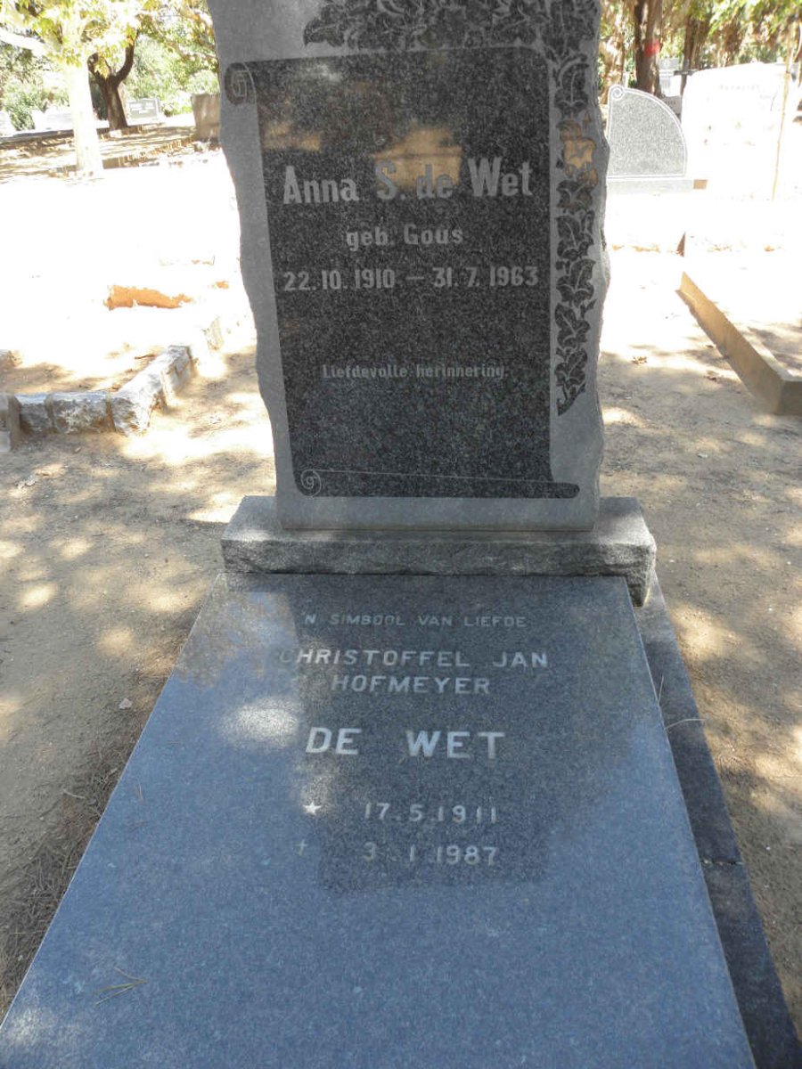 WET Christoffel Jan Hofmeyer, de 1911-1987 &amp; Anna S. GOUS 1910-1963