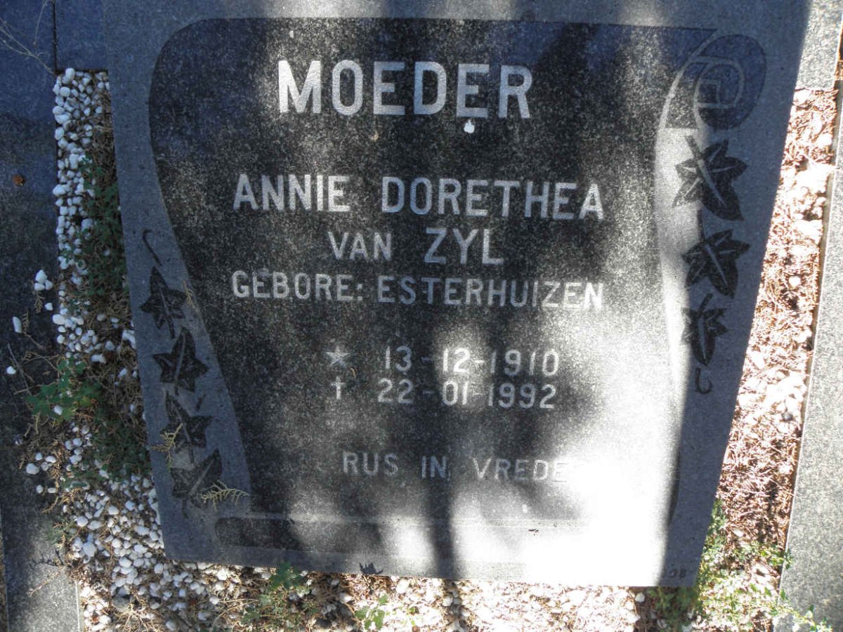 ZYL Annie Dorethea, van nee ESTERHUIZEN 1910-1992