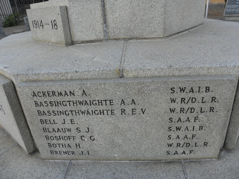 05. War Memorial 