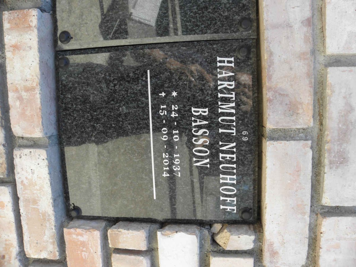 BASSON Hartmut Neuhoff 1937-2014