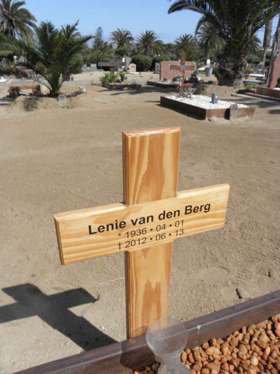 BERG Lenie, van den 1936-2012