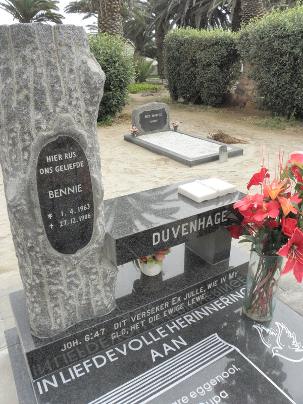 DUVENHAGE Bennie 1963-1986
