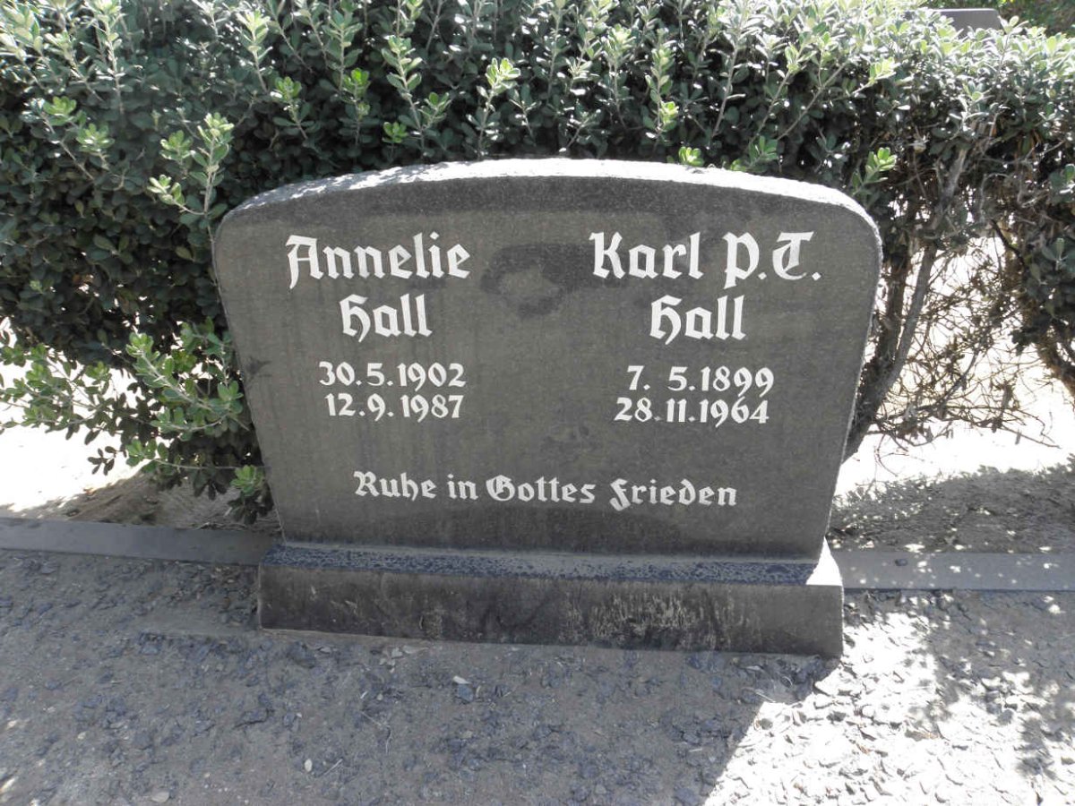 HALL Karl P.T. 1899-1964 &amp; Annelie 1902-1987