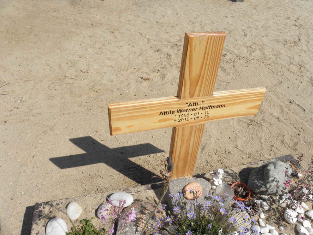 HOFFMANN Attila Werner 1958-2012