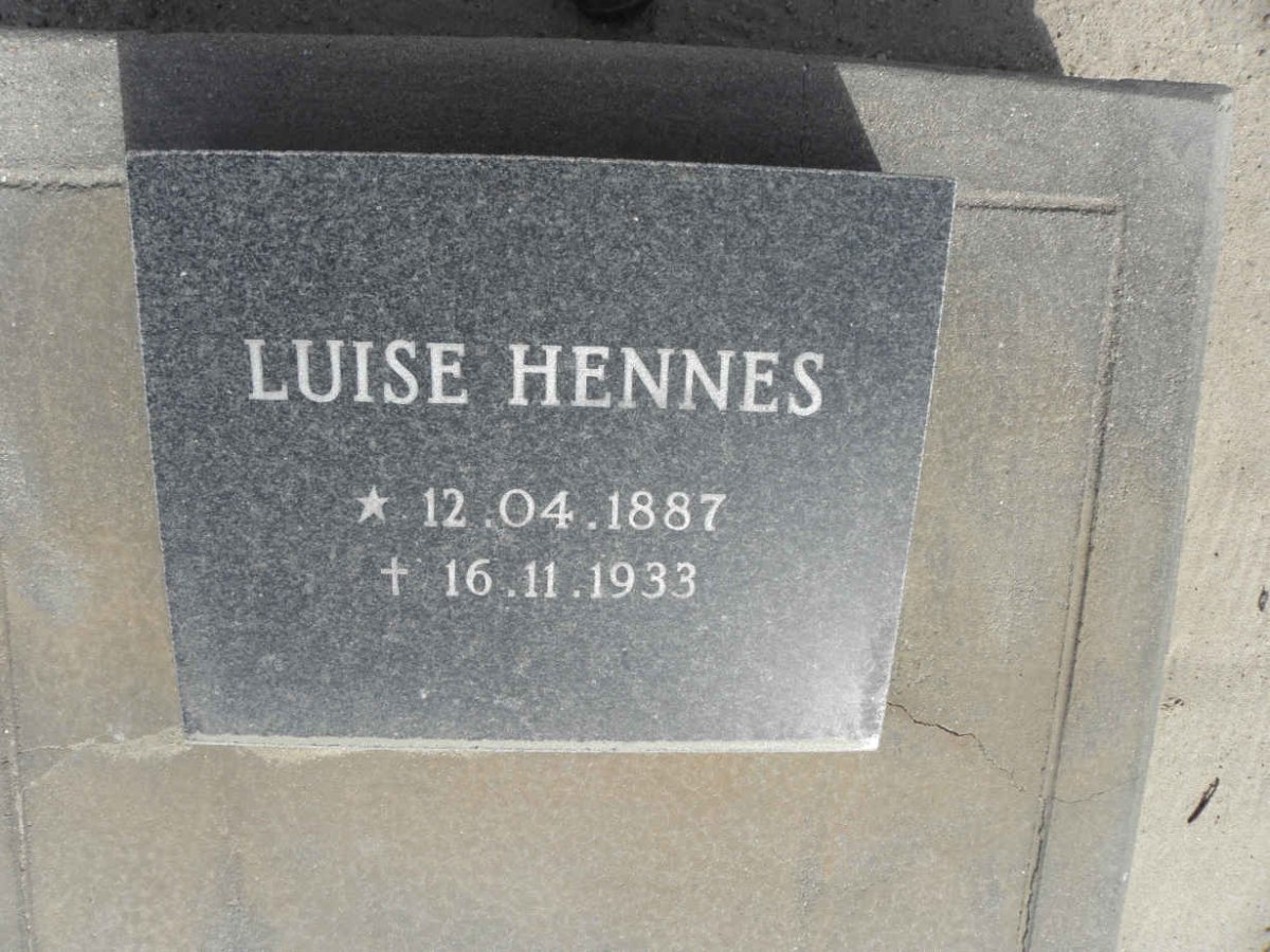 HENNES Luise 1887-1933