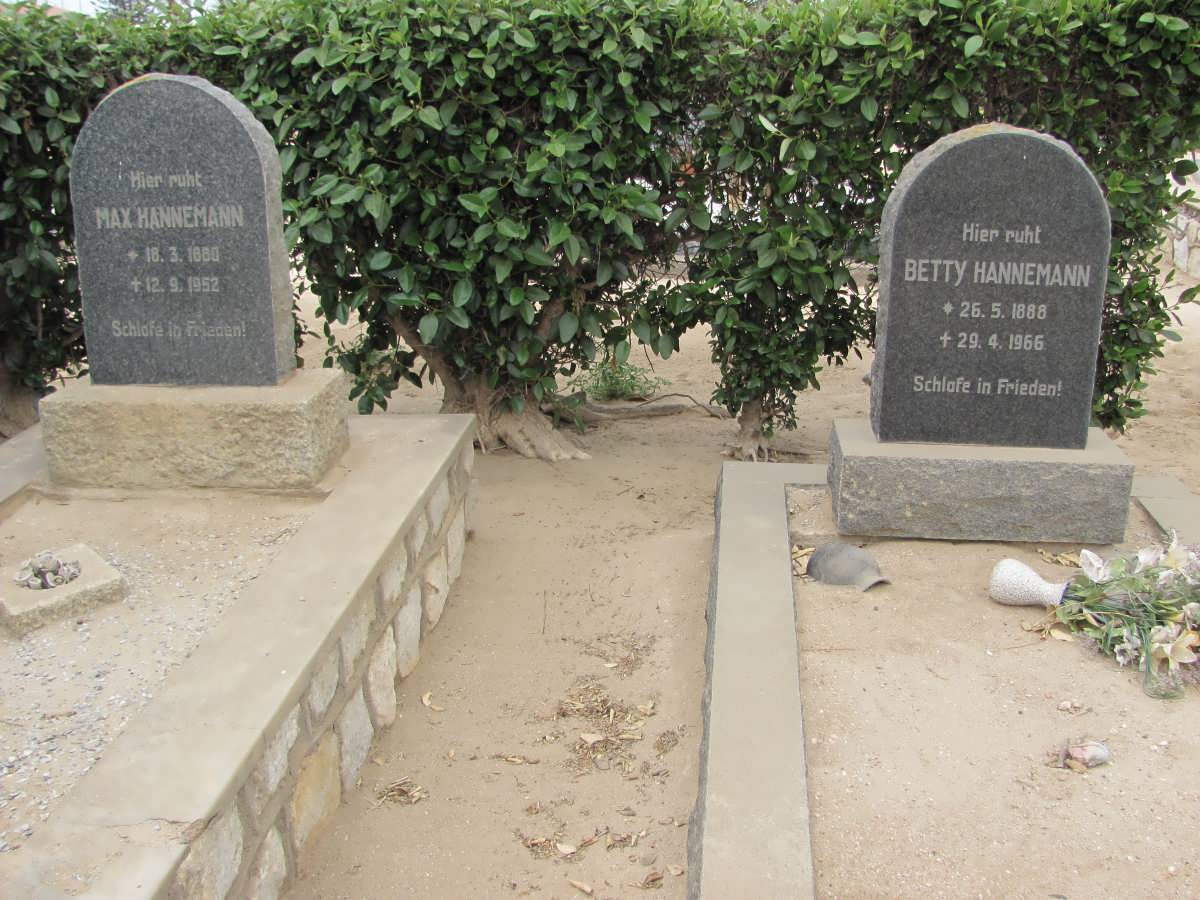 HANNEMANN Max 1880-1962 &amp; Betty 1888-1966