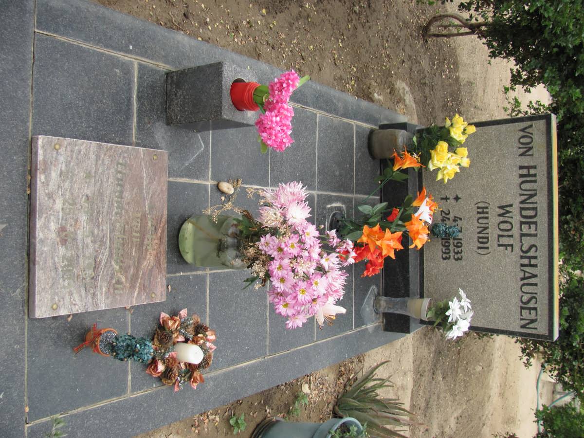 HUNDELSHAUSEN Wolf, von 1933-1993 &amp; Herta 1982-2011