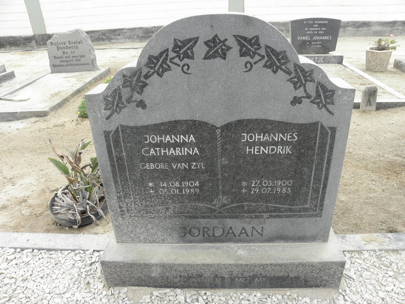JORDAAN Johannes Hendrik 1900-1983 &amp; Johanna Catharina VAN ZYL 1904-1989