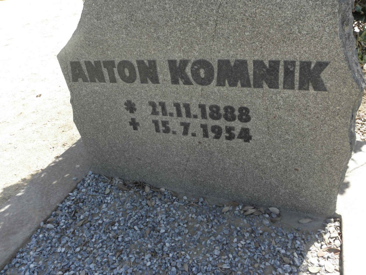 KOMNIK Anton 1888-1954 &amp; Erna 1900-1987