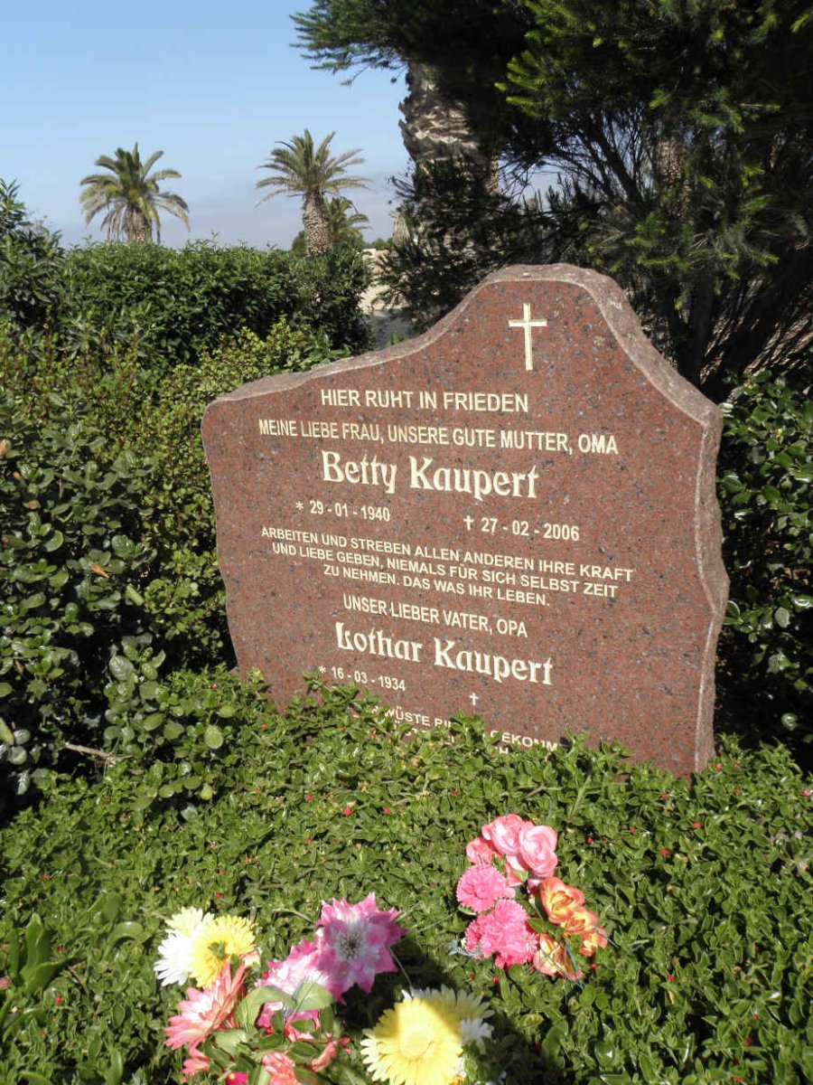 KAUPERT Lothar 1934- &amp; Betty 1940-2006