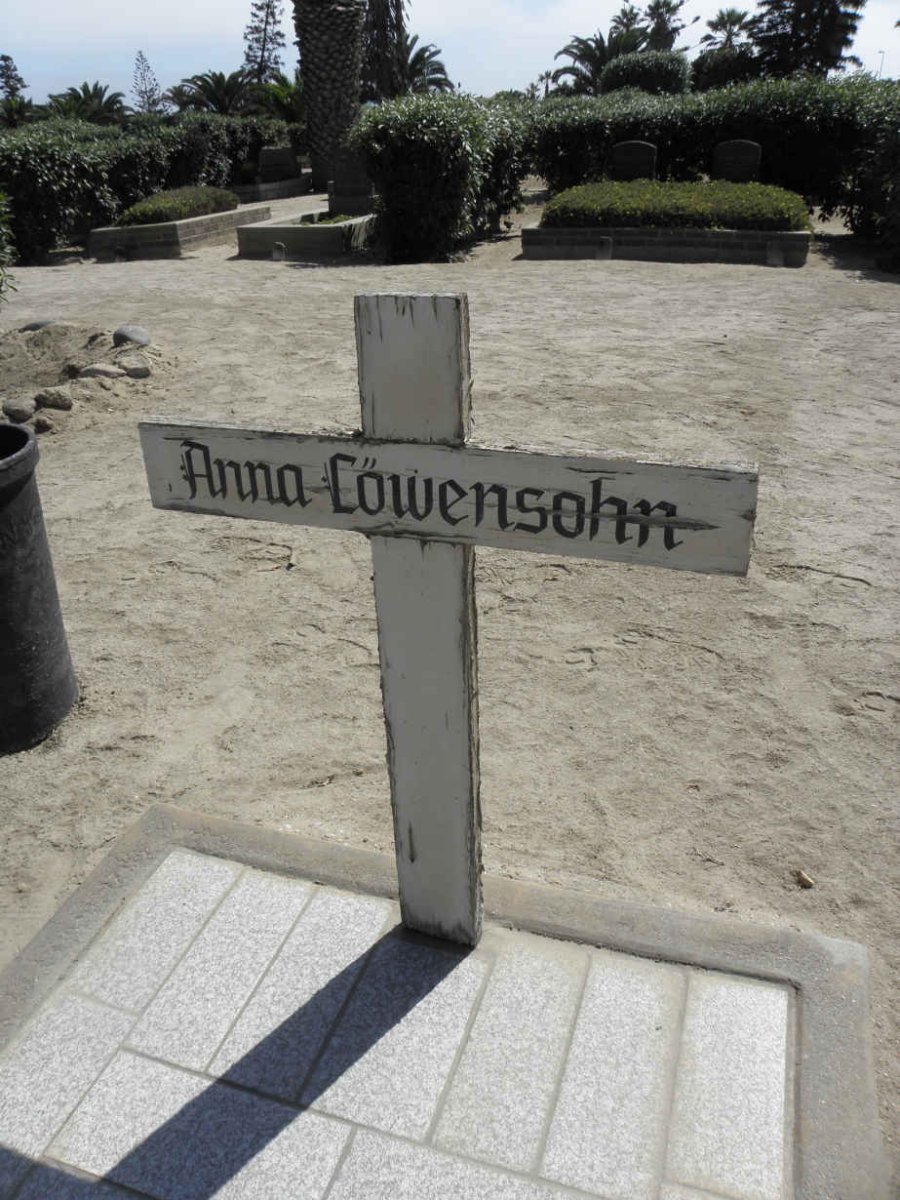 LÖWENSOHN Anna