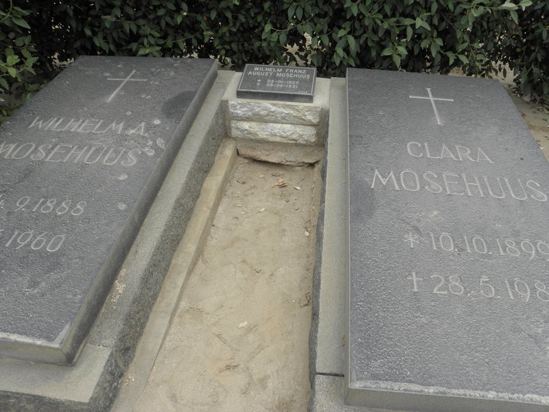 MOSEHUUS Wilhelm A. 1888-1960 &amp; Clara 1899-1987