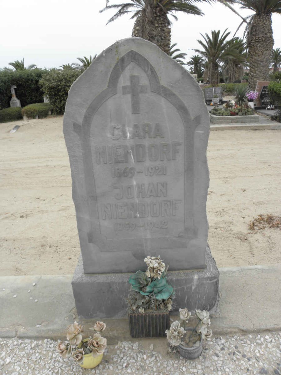 NIENDORF Johan 1859-1942 &amp; Clara 1869-1921