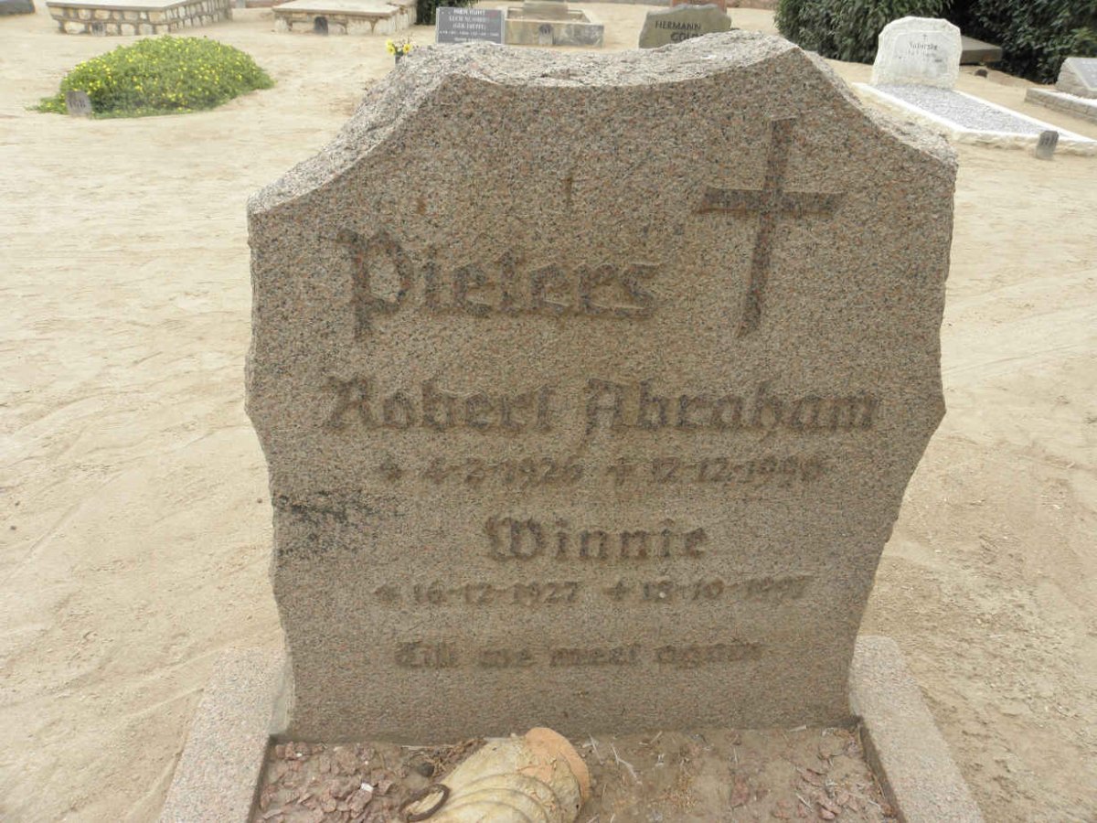PIETERS Robert Abraham 1926-1990 &amp; Winnie 1927-1997