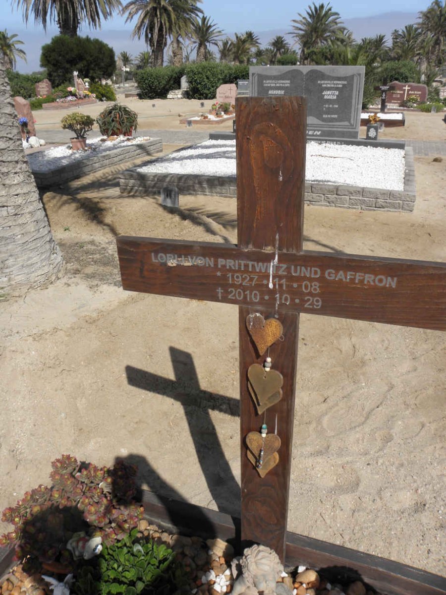 PRITTWITZ UND GAFFRON Lorli, von 1927-2010