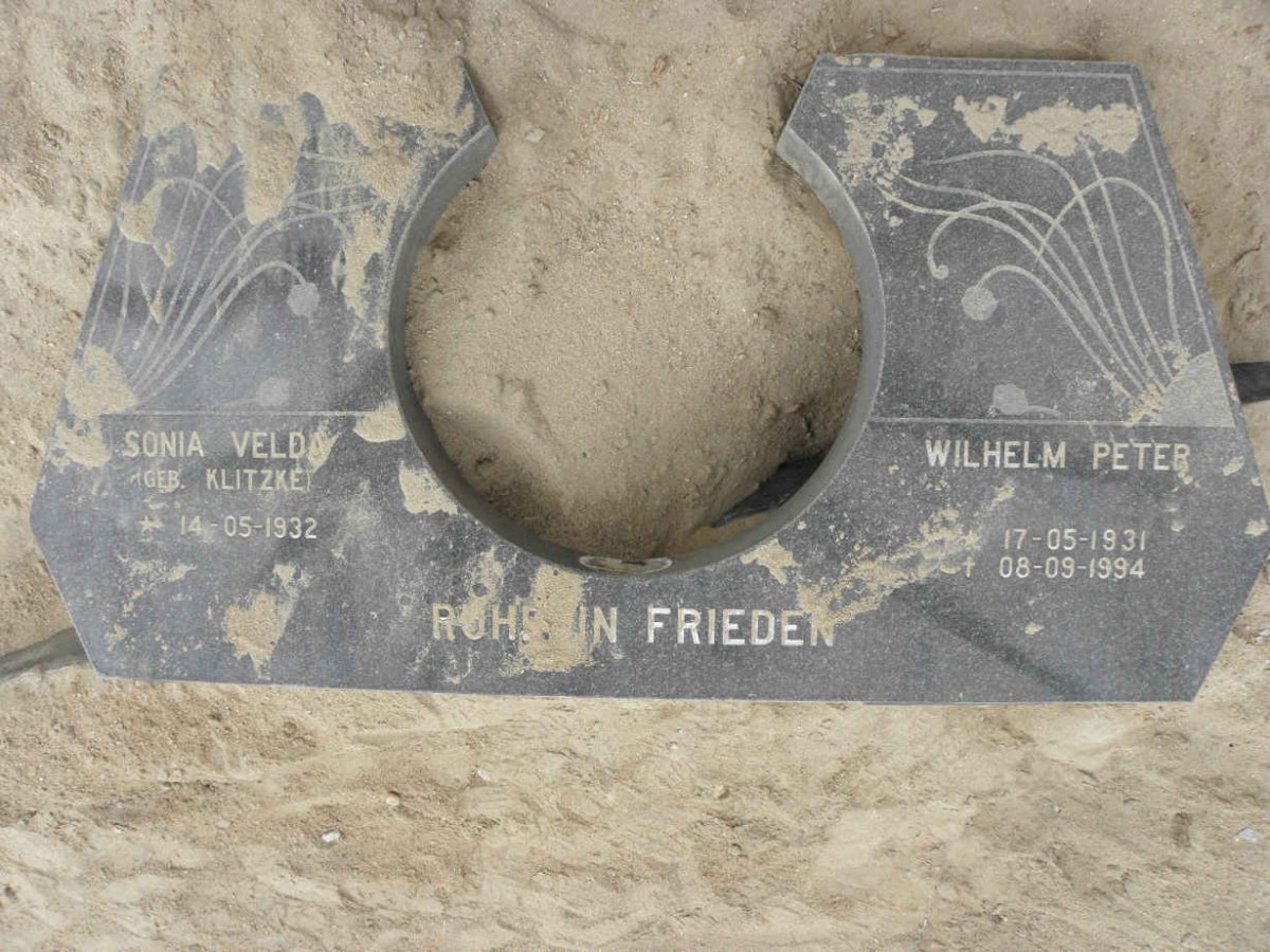 ? Wilhelm Peter 1931-1994 &amp; Sonia Velda KLITZKE 1932-