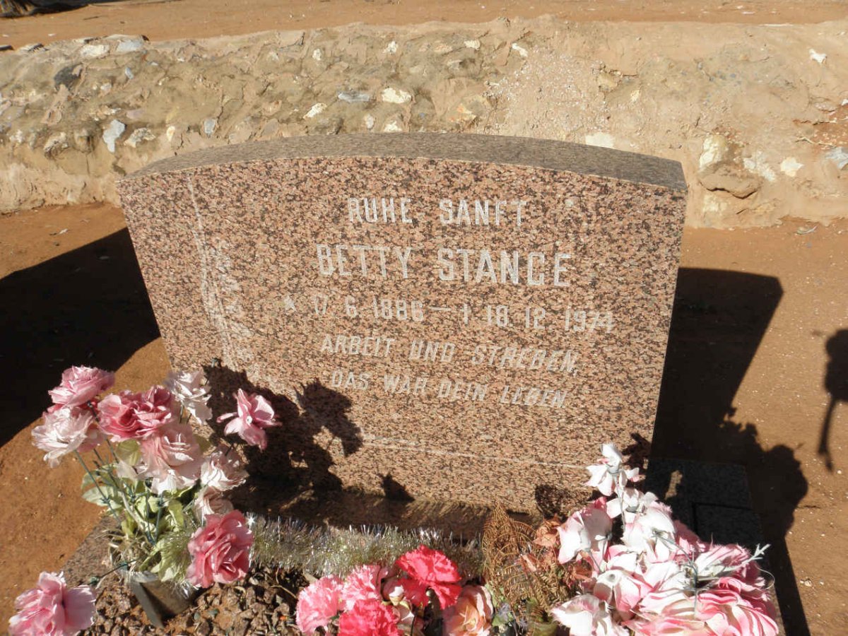 STANGE Betty 1886-1974