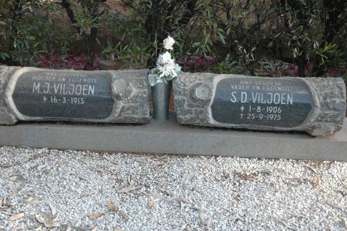 VILJOEN S.D. 1906-1975 &amp; M.J. 1915-